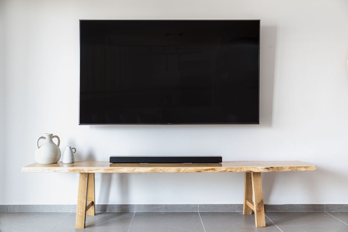 Wall-mounted TV, finished installation